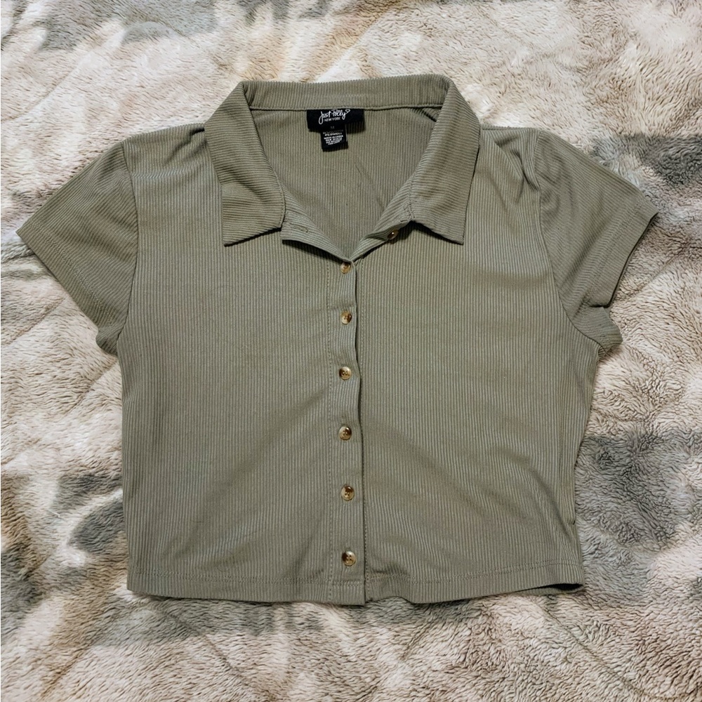 Green Button-Up Crop Collared Top - Picture 2 of 5